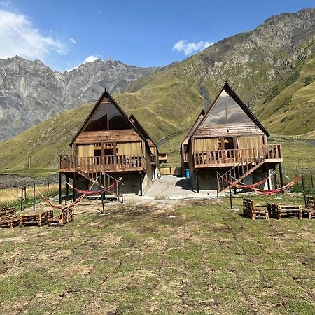 Kazbegi 4 Side Cottages エクステリア 写真