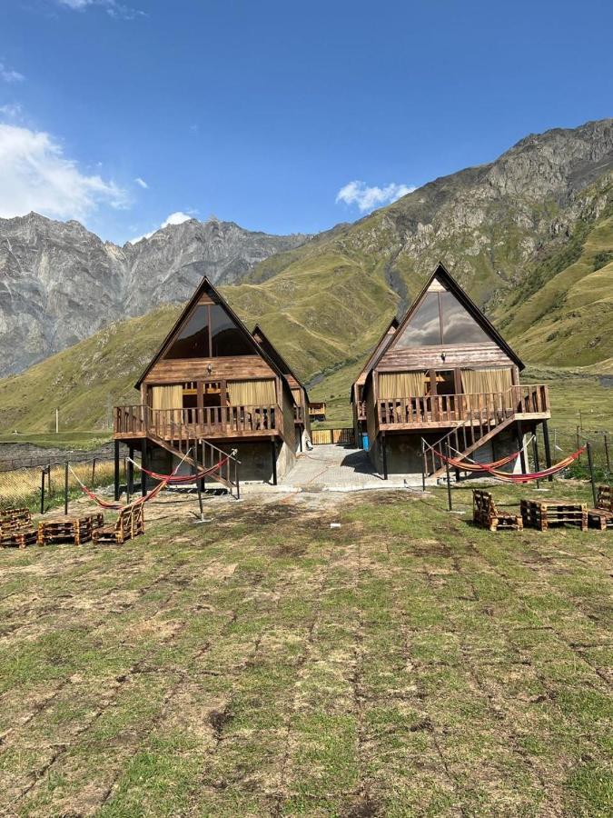 Kazbegi 4 Side Cottages エクステリア 写真