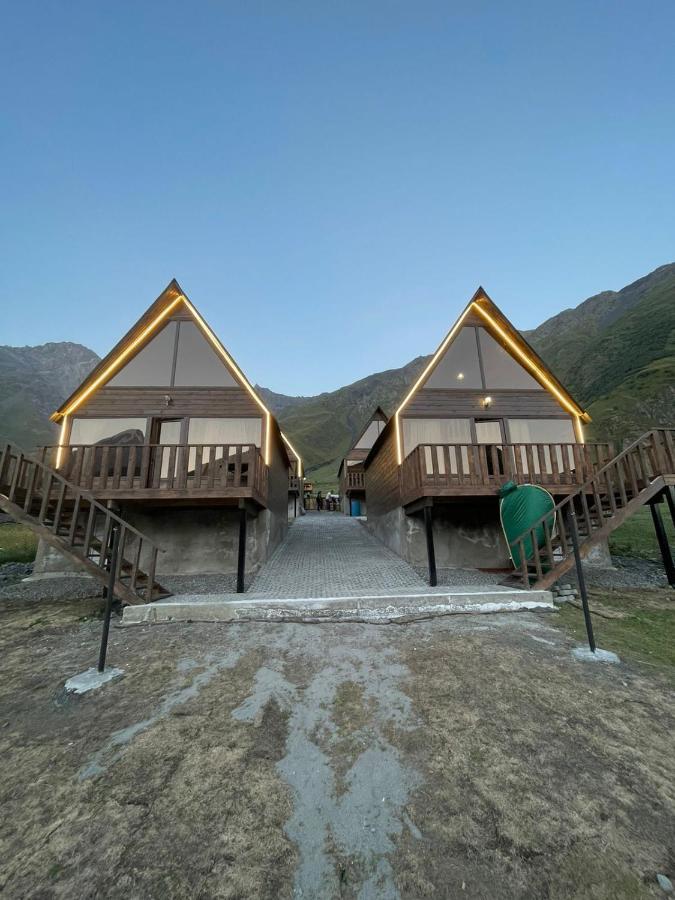 Kazbegi 4 Side Cottages エクステリア 写真